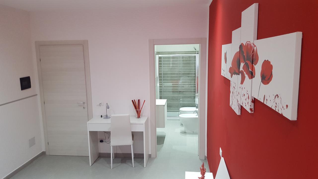 L'Isola Del Sole Bed and Breakfast Castelluzzo Exteriör bild