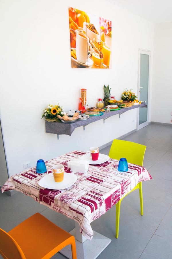 L'Isola Del Sole Bed and Breakfast Castelluzzo Exteriör bild